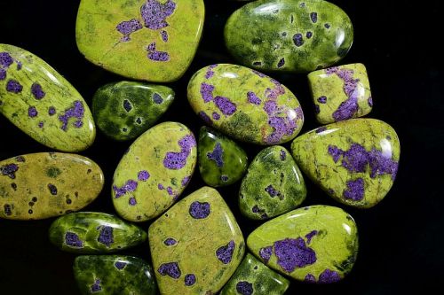 Polished Tasmania Atlantisite Gemstone, For Jewellery, Feature : Colorful Pattern, Durable, Shiny Looks