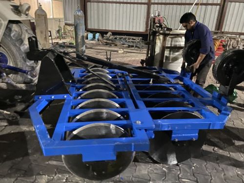 Color Coated Carbon Steel Hydraulic Disc Harrow, Color : Multicolor