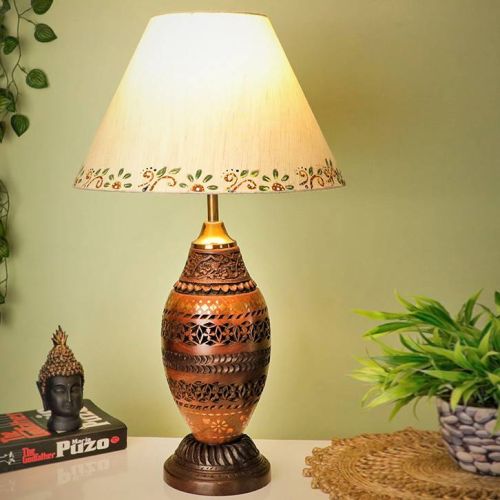 Polished Iron Lamp Tables, For Office, Hotel, Home, Study Room, Bedroom, Style : Modern, Antique