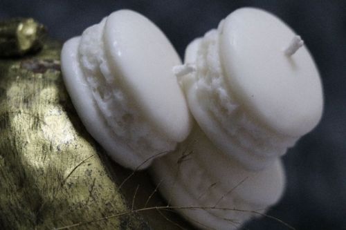 The Amodacare Polished Pattern Soy Wax Macrons Fragrance Candles