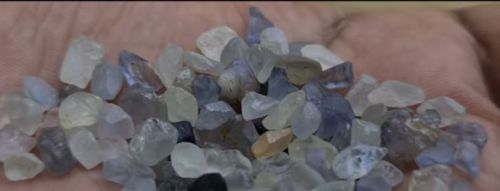 Non Polished Indian Gemstones, For Jewellery, Gender : Vvs