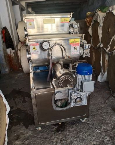 SnackTech Electric Stainless Steel 100-500 Kg Pasta Extruder Machine, Certification : ISO 9001:2008