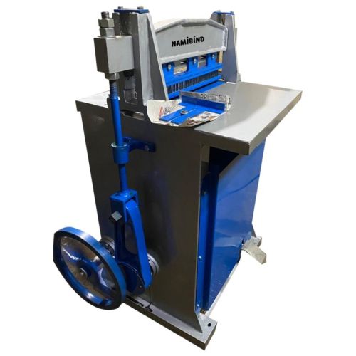 Heavy Duty Die Changeable Paper Punching Machine With Punching Capacity 50 Sheets