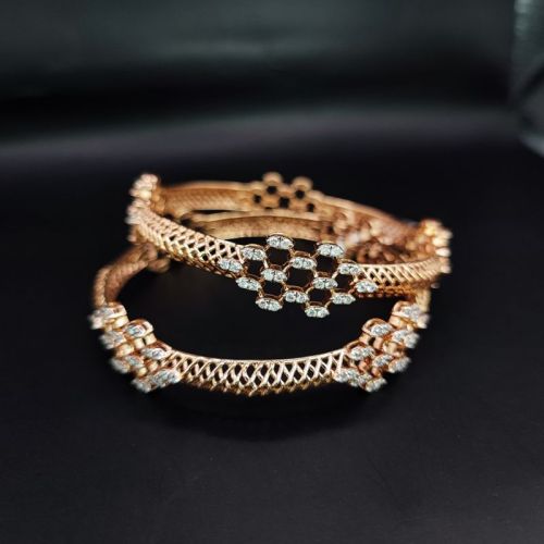 36.290gm Diamond Bangles, Feature : Shining Look, Quality Tested, Fine Finished, Durable, Attractive Pattern