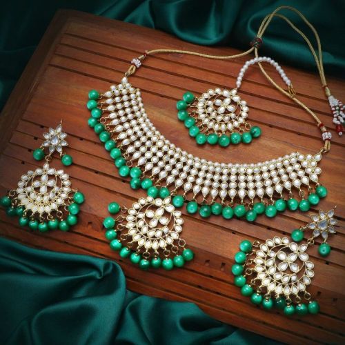 Sukkhi Kundan Choker Necklace Set