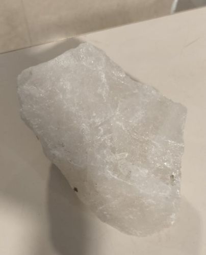 White Quartz Lumps 50<Q<200, Grade : Industrial Grade