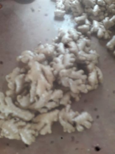 Ginger, Color : Brown, Form : Whole