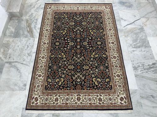 Designer Smooth Woolen Hand Knotted Rug For Home, Hotel, Floor