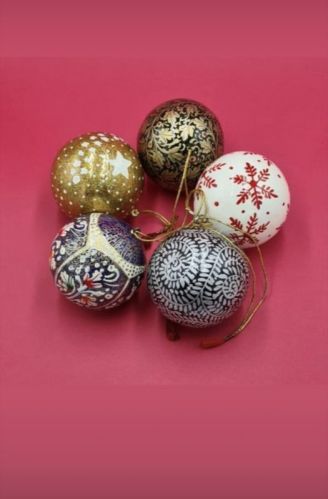 Handmade Paper Mache Christmas Hanging Balls For Decoration