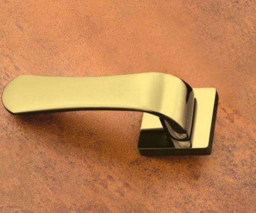 MV 0010 Brass Rose Handles