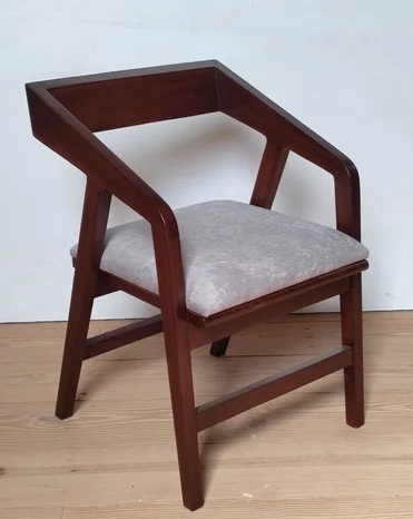 Polished Wooden Chair, Color : Brown