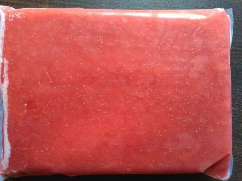 Natural Frozen Strawberry Pulp, Packaging Type : Plastic Packet