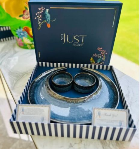 Crescent Platter Set With Dip Bowls