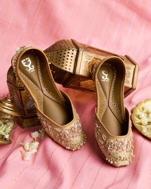 Fizzy Goblet Walnut Crumble Juttis