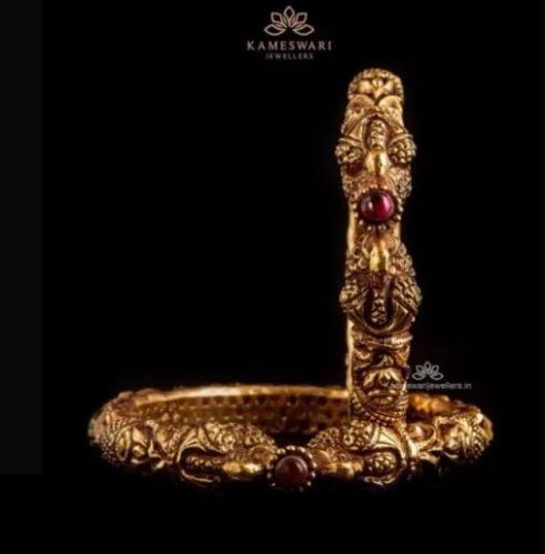 Embossing Mayuri Nakas Bangles