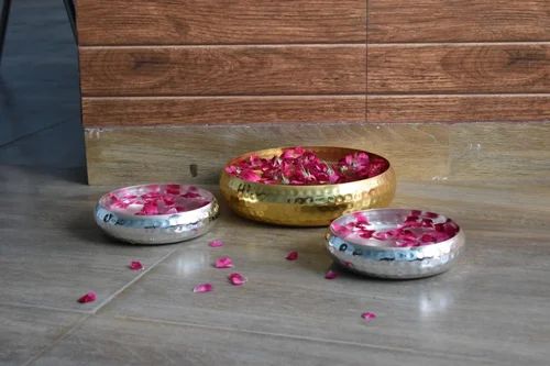 Polished Flower Round Metal Urli For Decoration