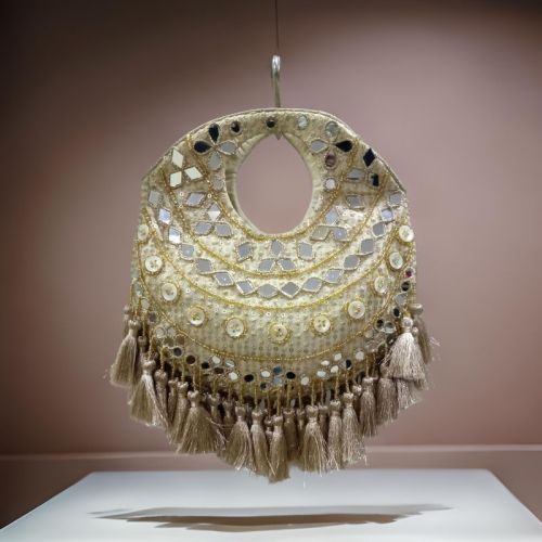 Impeccable Finish Embroidery Velvet Womens Potli Bag For Jewellery Use, Gift Use, Money Use, Mobile Phone