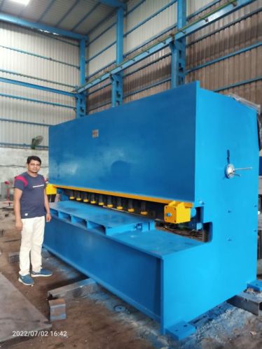 Mantra Machineries Hydraulic Shearing