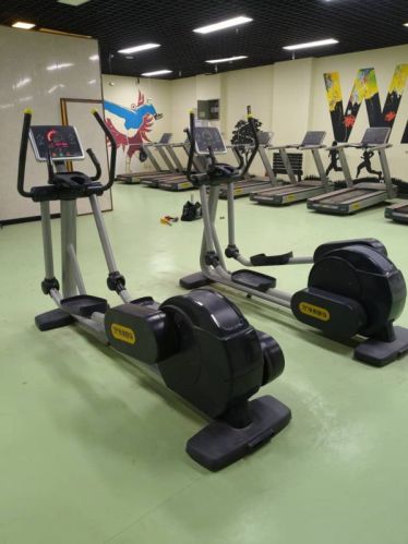 Polished Iron Elliptical Trainer, Packaging Type : Black