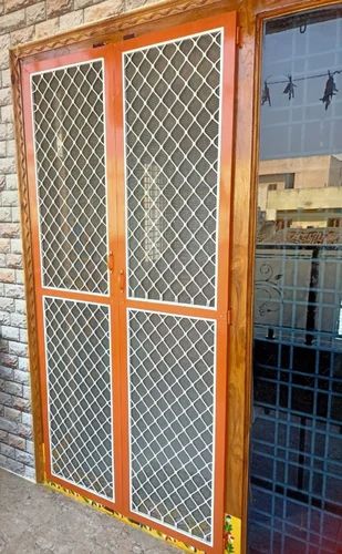 Polished Aluminum Aluminium Grill Mesh Door, Thickness : 5mm