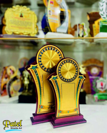 Wood Polished STUDENT SHIELD For Award Use