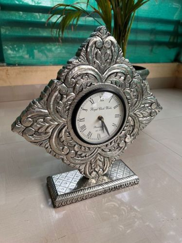 Battery German Silver Table Clock, Display Type : Analog