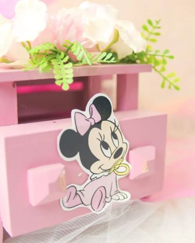 MDF Pink Truck Gift Hamper, Capacity : 1000 Ml/gm