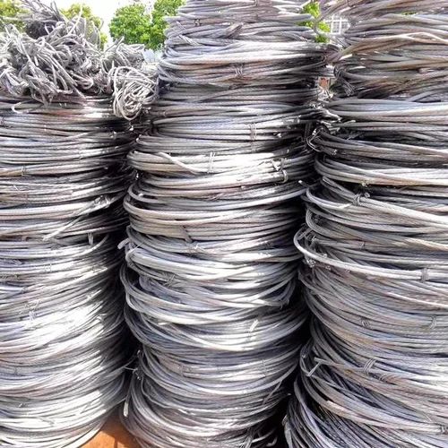 Turning Aluminum Wire Scrap, Color : Silver, Packaging Type : Bundle For Industrial Use