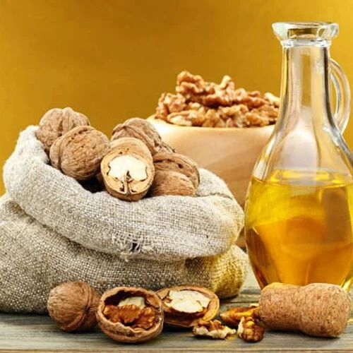 Cold Pressed Walnut Oil 99%, Grade : Superior For Persnol Care