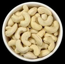 Plain Whole Cashew Nuts W320 6 Months, Packaging Type : Tin