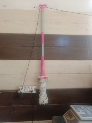 Cotton Manual Twist Mop, Color : White, Pink, Green, Pole Material : Plastic For Home, Hotel, Indoor Cleaning