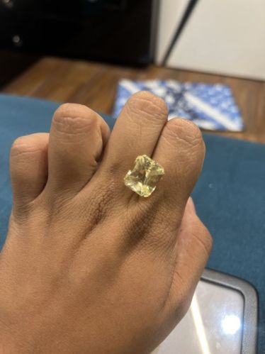 Polished precious gemstone, Shape : Square