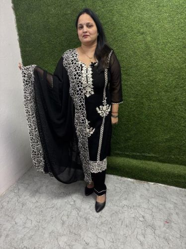 Ladies suits, Sleeve Style : Full Sleeves, Packaging Type : Black