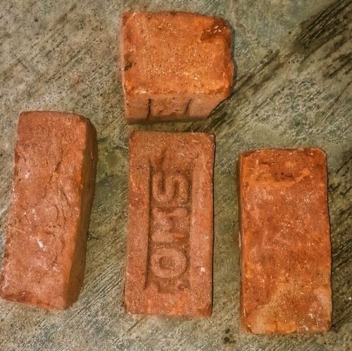 Red clay bricks, Shape : Rectangular, Form : Solid