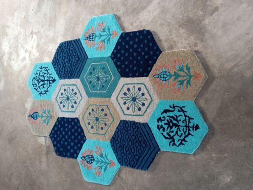 Smooth hand tufted rugs, Packaging Type : Blue