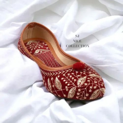 Velvet Rubber Embroidered Rajasthani Jutti, Gender : Female