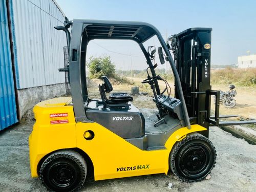 Voltas Used Second Hand Forklift, Color : Yellow