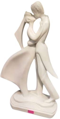 Sep Polished Polyresin Kissing Couple Statue Height 12 Inch, Speciality : Shiny