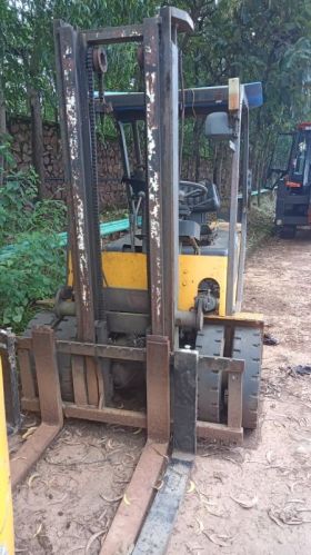 Electric Forklifts for Material Handling