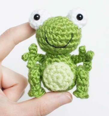 Kaarak Wool Crochet Stuffed Frog Toy, For Gift Play, Color : Green