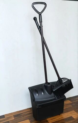 Black Lobby Dustpan With Brush Set, Packaging Type : Box