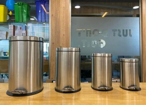 Silver Stainless Steel Plain Pedal Bin, Size : 5-15Ltrs