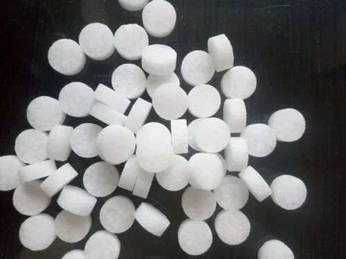 Round Smokeless Camphor Tablet, For Chemicals, Medicine, Worship, Packaging Type : Plastic Packet