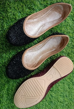 Multicolor PU Leather Embroidered Ladies Party Wear Jutti, Sole Material : Rubber