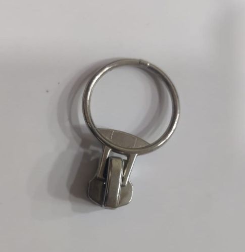 Plain Zinc Alloy Ring Puller Autolock Zipper, For Garments Use, Color : Multi Color