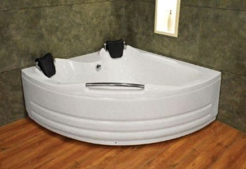 White Aurous Turbo-XL Deluxe Whirlpool Spa, For Bath Use, Dimension : 5' Feet