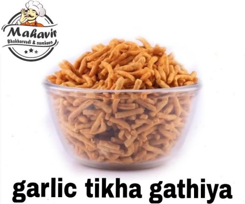 Garlic Spicy Gathiya, Color : Yellow