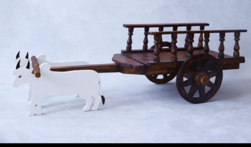 Crafted Polished Wooden Small Bullockcart, For Wedding Gallery, Advertising, Photoshoot, Purity : 100%