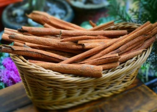 Raw Natural Cinnamon Stick, For Spices, Grade Standard : Food Grade