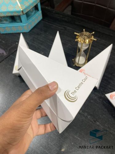 White Triangle Printed Piece Cake Box, Size : 6.75 x4 x3
